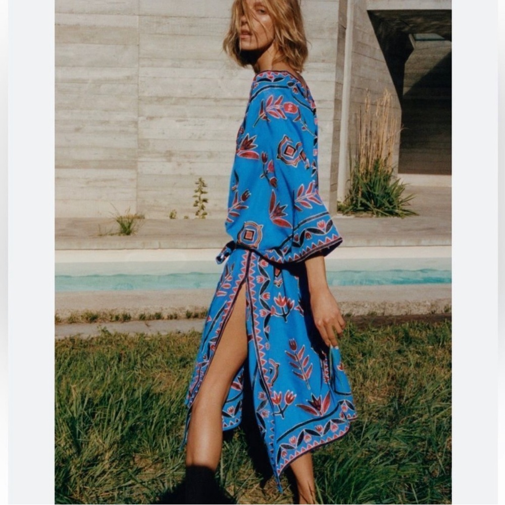 Zara blue embroidered kimono